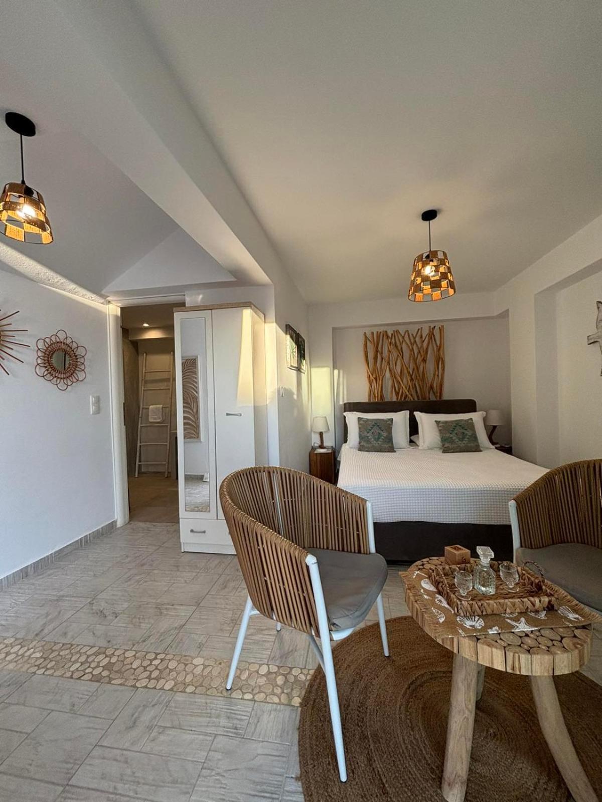 Kapetan Giannis Suite Adamantas  Exteriör bild